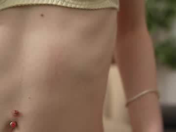 girl
        refined_style cam image #6703430