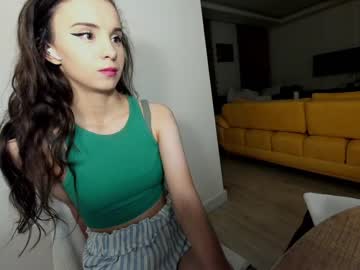 girl
        ehotlovea cam image #31829