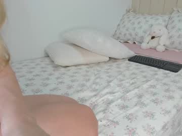 girl
        kitty__sophie cam image #5377147