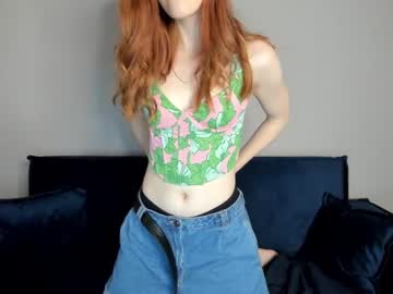 girl
        skye_walker cam image #2018593