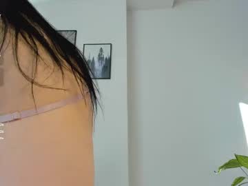 girl
        kimberly_ly cam image #6184767