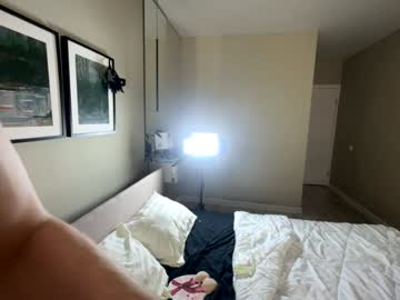 couple
        mia_cloudy cam image #6482423