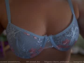 girl
        gigi_ulala cam image #6700401