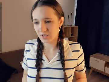 girl
        mysthush cam image #6652660