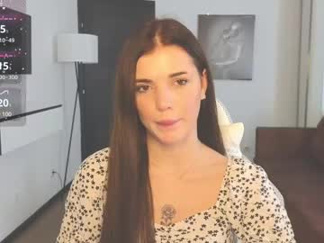 girl
        adri_dream cam image #6664331
