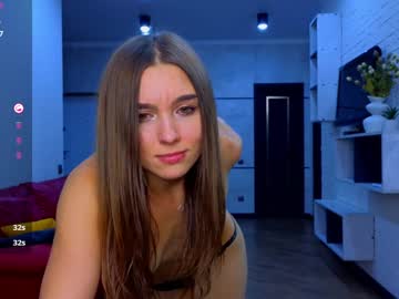 girl
        fire_talk cam image #5045720