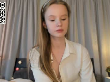 girl
        aislyworld cam image #3653444