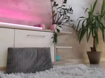 girl
        meryfoxxx cam image #4432995