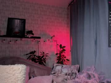 girl
        lika_moon cam image #811200