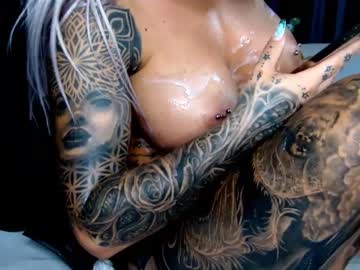 girl
        dee_waters cam image #4980501