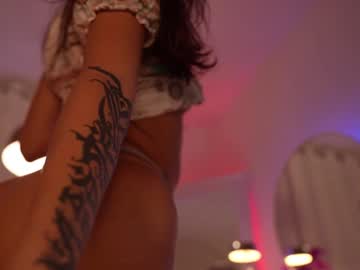 girl
        partymal cam image #4874911