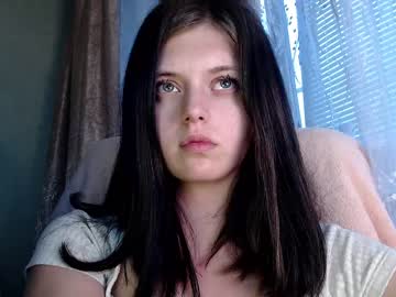 girl
        witch__ cam image #107035