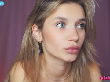 girl
        elisa_baby_girl cam image #4198878