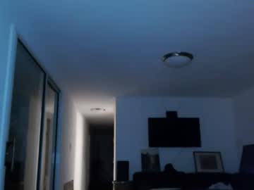 girl
        frenchava cam image #3689558