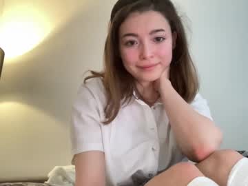 girl
        lilellina cam image #6803681