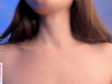 girl
        elliehunt cam image #2264330