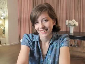 girl
        edlafollin cam image #6424451