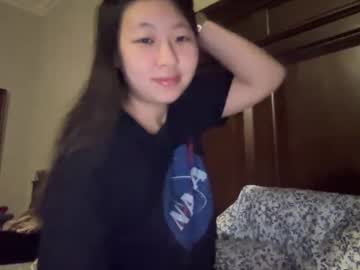 girl
        hiddenr0se cam image #6565676