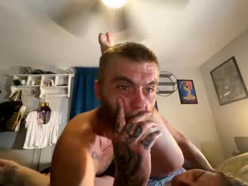 couple Nude Cam Girls Playing Games with beauty_n_thebearded