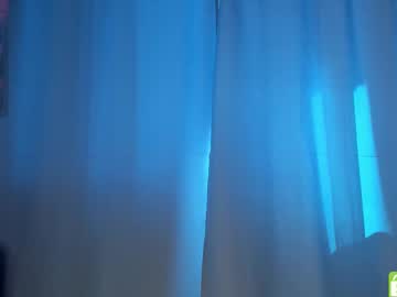 girl
        little_nut cam image #6566466