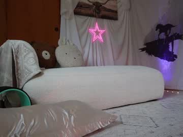 girl
        lucy_gooosey cam image #6743668