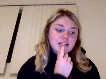 girl
        cassidyyqueen cam image #1451707