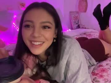girl
        keirasworld cam image #6930356