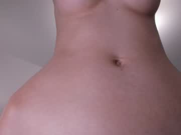 girl
        lauratanguy cam image #5269298