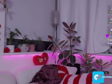 girl
        pinksucrose cam image #6091448