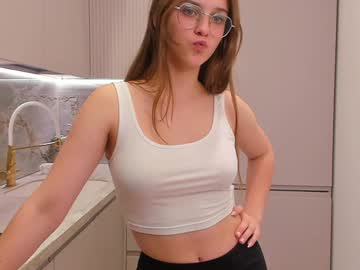 girl
        dream_beam cam image #5971375