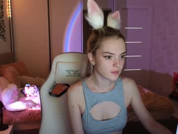 girl
        cyberslime cam image #2732313