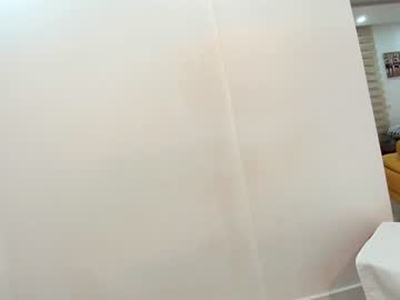 girl
        ehotlovea cam image #60630