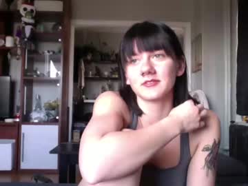 girl
        psychobaby666 cam image #1384765