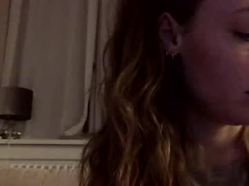 girl
        lady_dagmar cam image #3228932