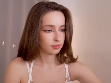girl
        silent_chill cam image #6791047