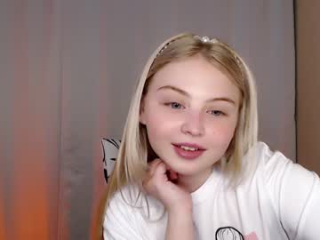 girl
        shy_blondiee cam image #830736