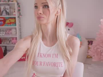 girl
        bunnydollstella cam image #5571847