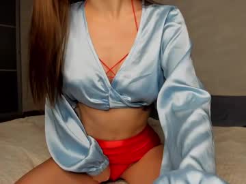 girl
        tootightwithbra cam image #4676147