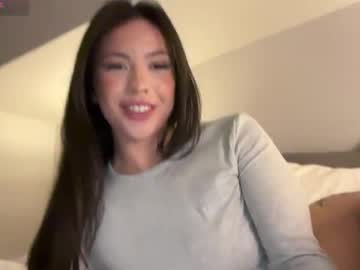 girl
        wasianbby cam image #6977417