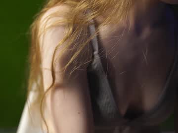 girl
        tinabredley cam image #3328874