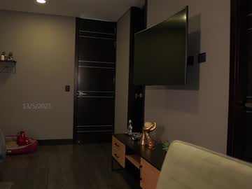 girl
        letiziafulkers1 cam image #1519339