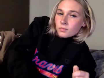 girl
        petiteblondie13 cam image #4344402