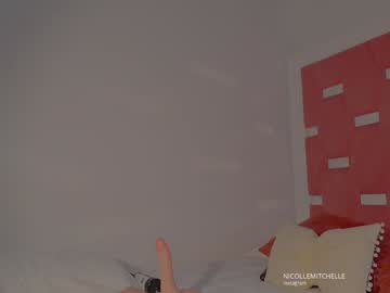 girl
        nicolle_mitchelle cam image #6777707