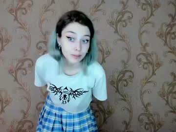 girl
        yuinika_ cam image #4714911