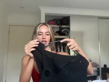 girl
        peachy_paige cam image #6601270
