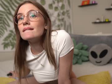 girl
        emma_ruby cam image #761540