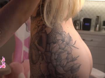 girl
        golden_alinee cam image #4910791