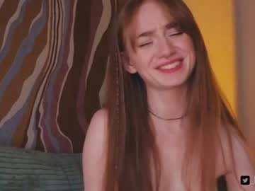 girl
        lizzy_blaze cam image #2799700