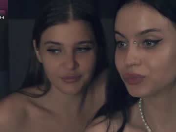 couple
        vivid_girls cam image #4643670