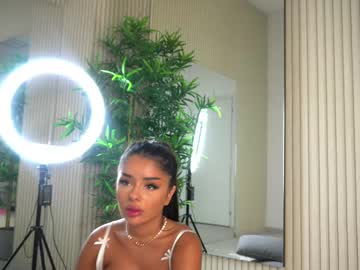 girl
        alexxiskye cam image #6796643